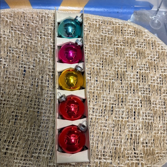 Shiny-Brite Glass Holiday Set of 10  1 3/4 Inch Ornaments. - Picture 3 of 7